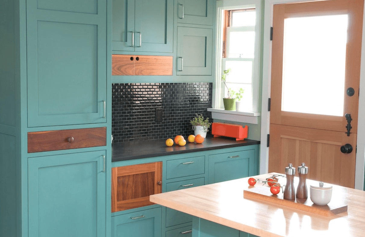 آشپزخانه با طراحی رنگ پاستلی