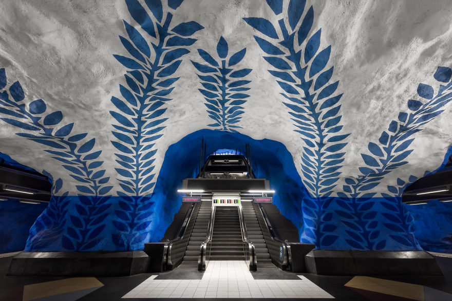 metro station stockholm 15