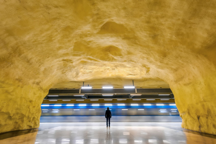 metro station stockholm 16